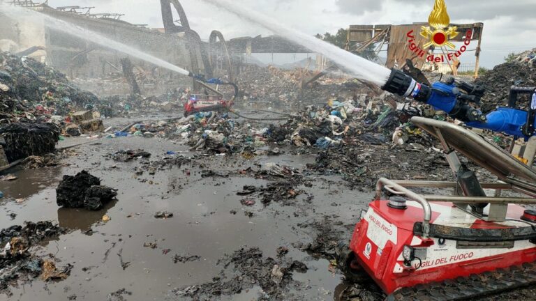 Campania Energia incendio teano