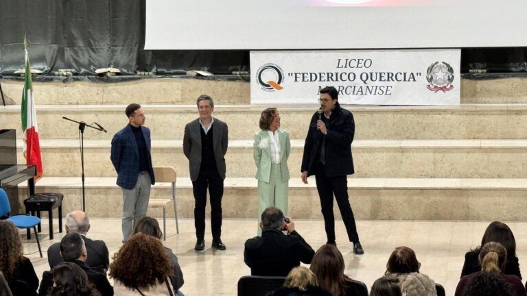 39f2c083-2221-424a-b8f3-f10b933b01fc