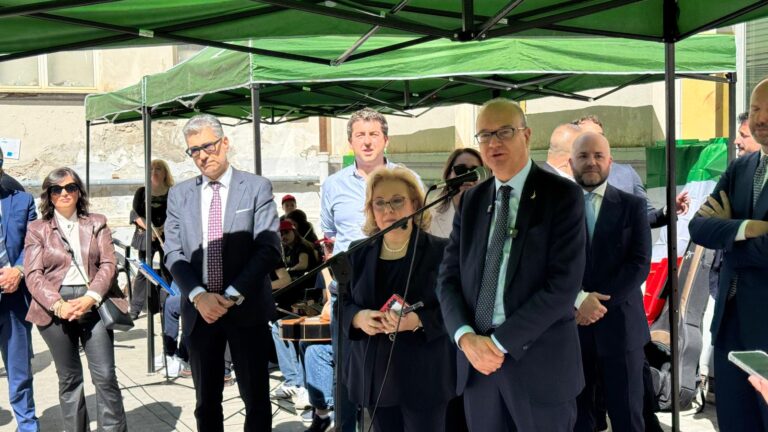 21ee427b-1b96-40d9-96d5-0211f7cc363d