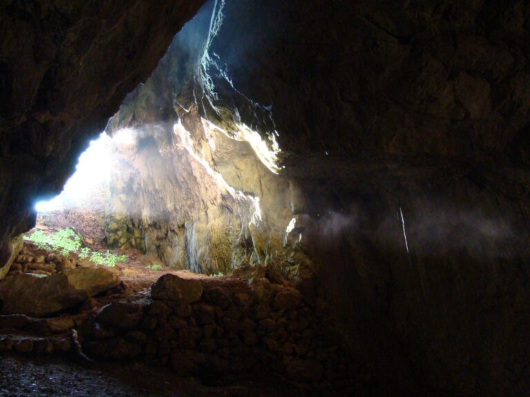 SantAngelo Alife Raviscanina grotta san MIchele w