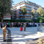 1. alzabandiera con gli studenti